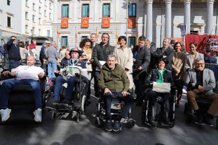 Madrid, Cáceres e Oviedo terán centros públicos residenciales para a ELA